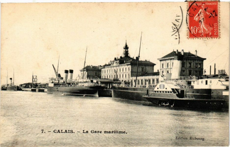 Carte postale ancienne Calais - La Gare maritime à Calais
