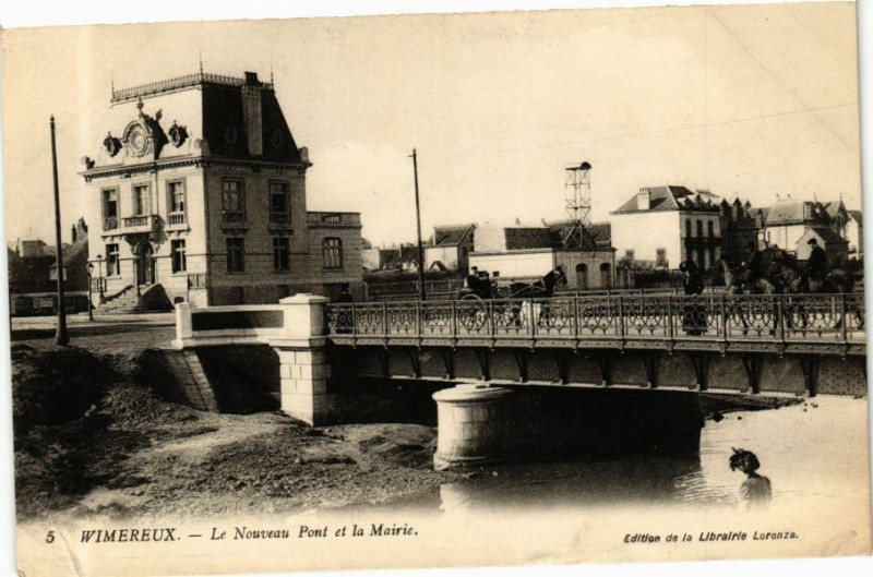 Carte postale ancienne Wimereux - Le Nouveau Pont et la Mairie à Wimereux