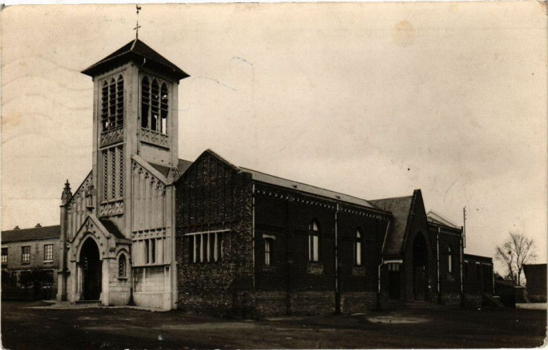 Carte postale ancienne Sallaumines (Pas-de-Calais)-L'Eglise à Sallaumines