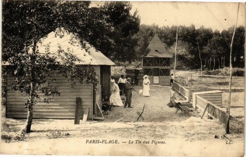 Carte postale ancienne Paris-Plage - Le Tir aux Pigeons
