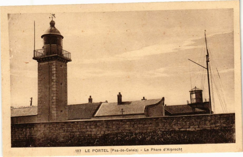 Carte postale ancienne Le Portel - Le Phare d'Alprecht au Portel