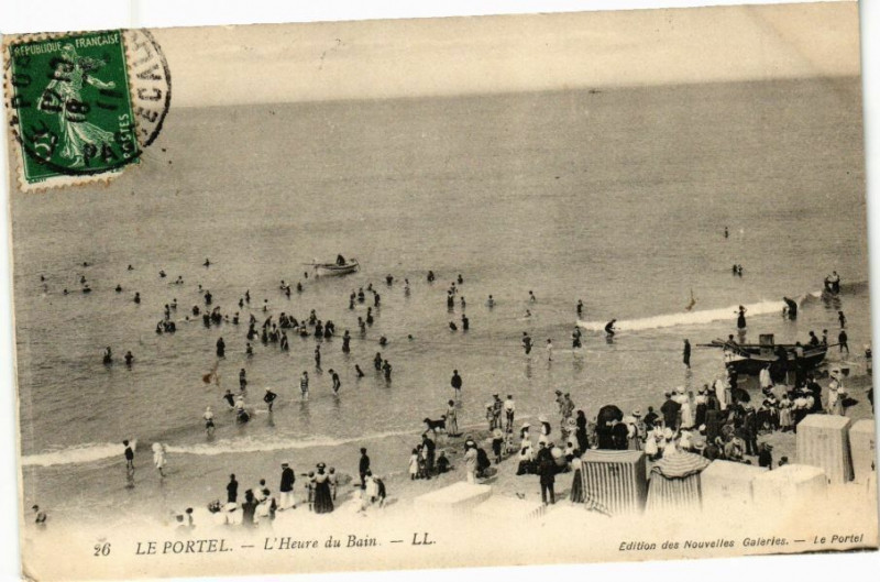 Carte postale ancienne Le Portel - L'Heure du Bain au Portel