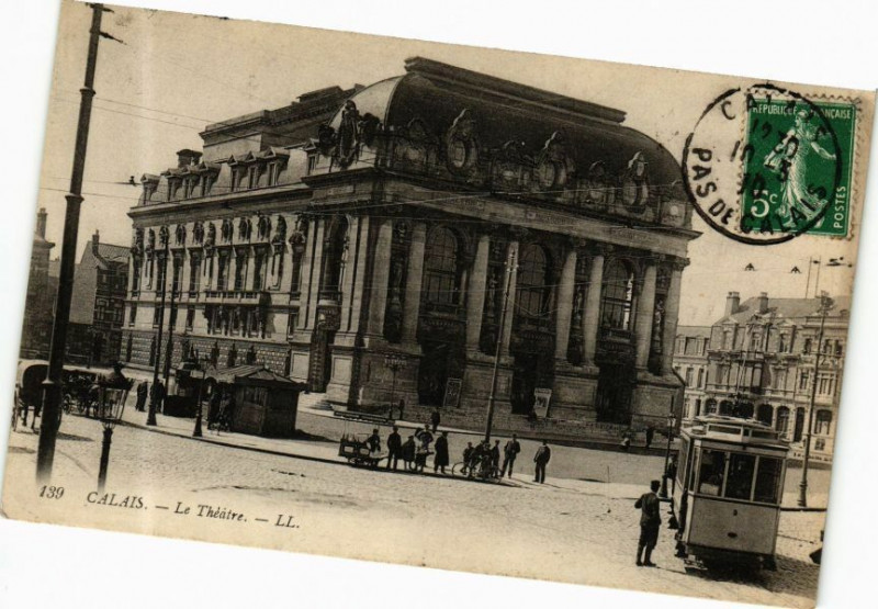 Carte postale ancienne Calais - Le Théatre à Calais