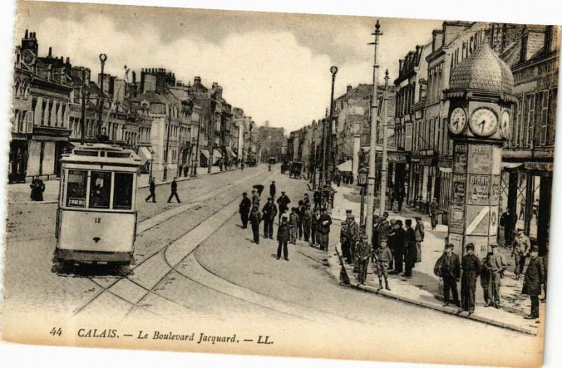 Carte postale ancienne Calais - Le Boulevard Jacquard à Calais
