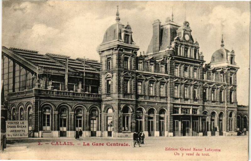 Carte postale ancienne Calais - La Gare Centrale à Calais
