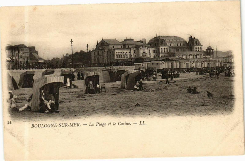 Carte postale ancienne Boulogne-sur-Mer - La Plage et le Casino à Boulogne-sur-Mer