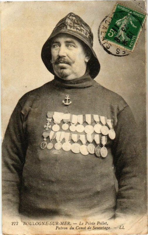 Carte postale ancienne Boulogne-sur-Mer - Le Pilote Pollet Patron du Canot de Sauvetage à Boulogne-sur-Mer