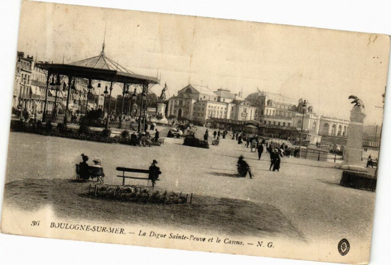 Carte postale ancienne Boulogne-sur-Mer - La Digue Sainte-Beuve et le Casino à Boulogne-sur-Mer