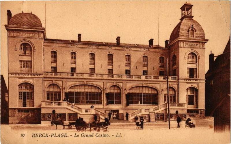 Carte postale ancienne Berck-Plage - Le Grand Casino à Berck