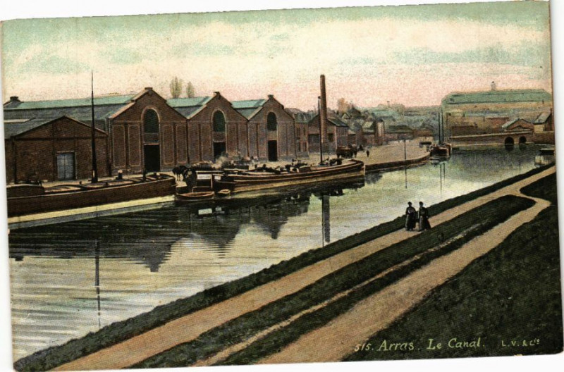 Carte postale ancienne Arras - Le Canal à Arras