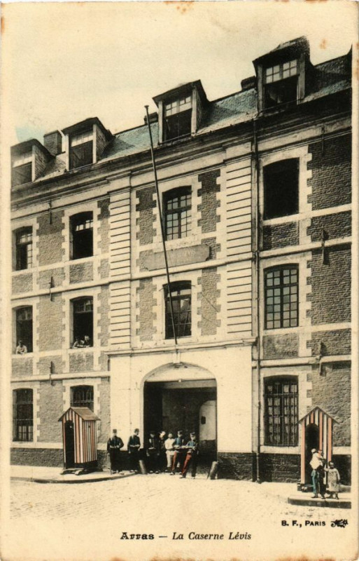 Carte postale ancienne Arras - La Caserne Lévis à Arras
