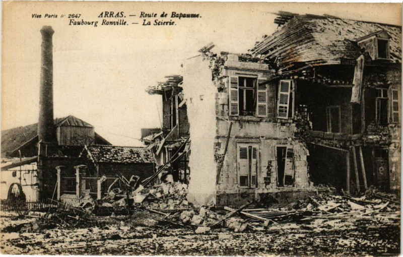 Carte postale ancienne Arras - Route de Bapaume à Arras