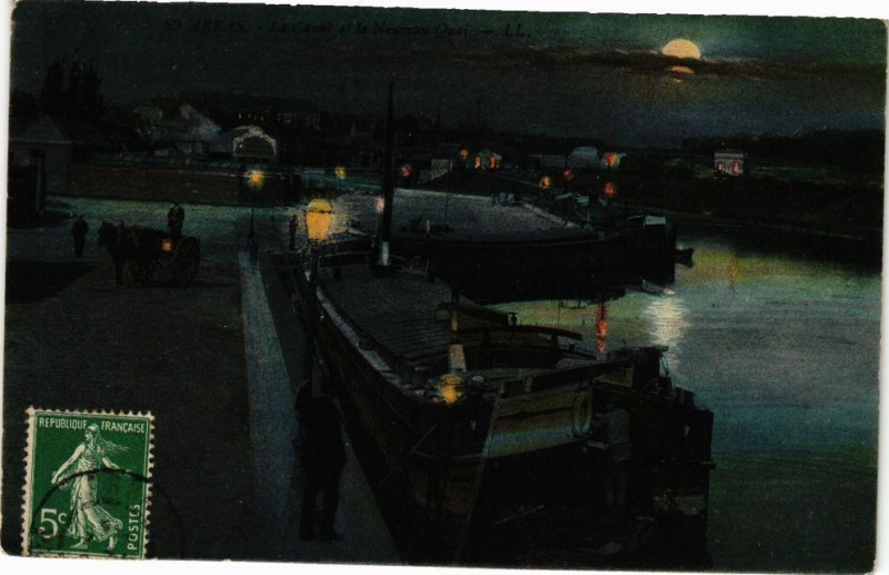 Carte postale ancienne Arras - Le canal et le quai à Arras
