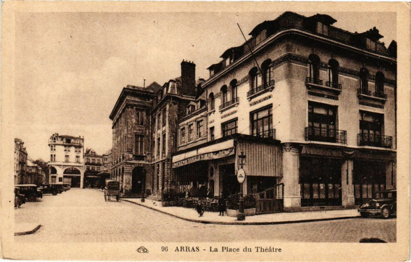 Carte postale ancienne Arras - La place du theatre à Arras