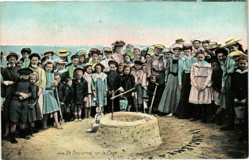 Carte postale ancienne Un pensionnal sur la plage