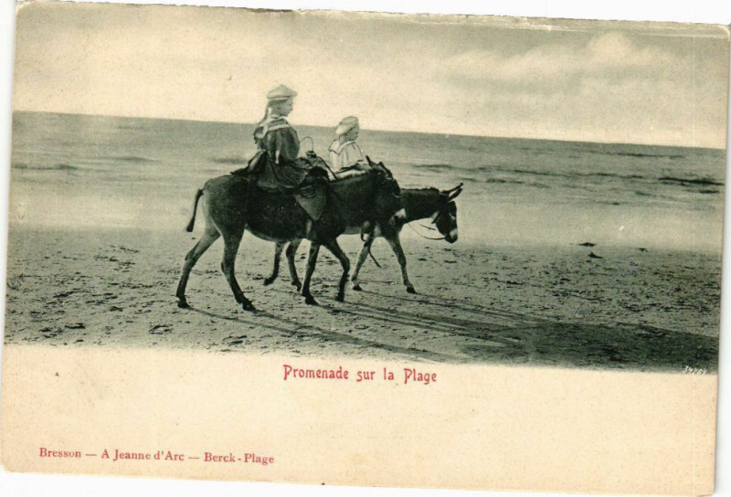Carte postale ancienne Promenade sur la plage