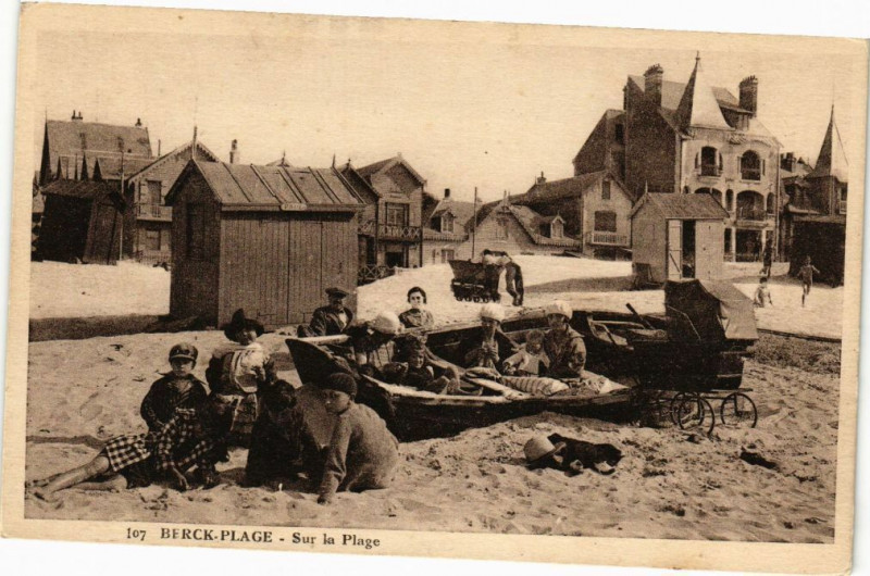Carte postale ancienne Berck-Plage - Sur la plage à Berck