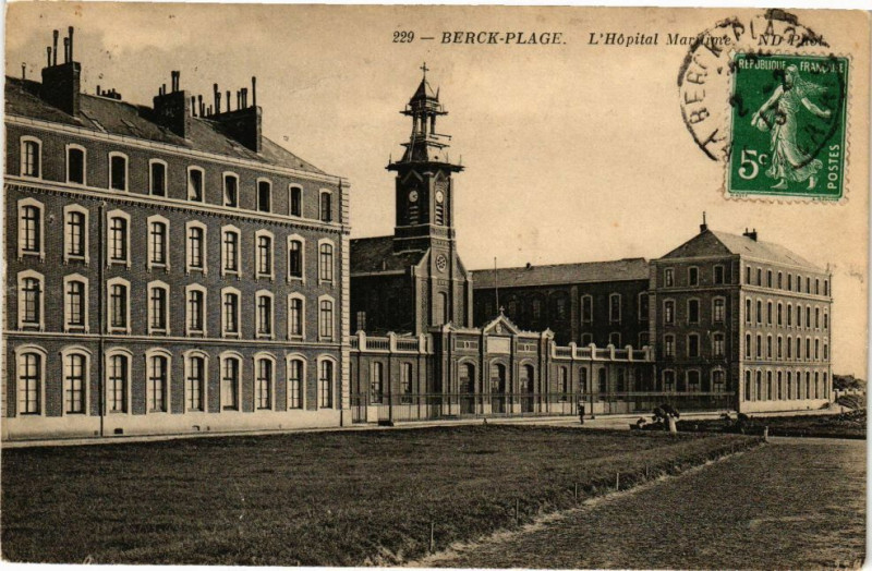 Carte postale ancienne Berck-Plage - L'hopital maritime à Berck