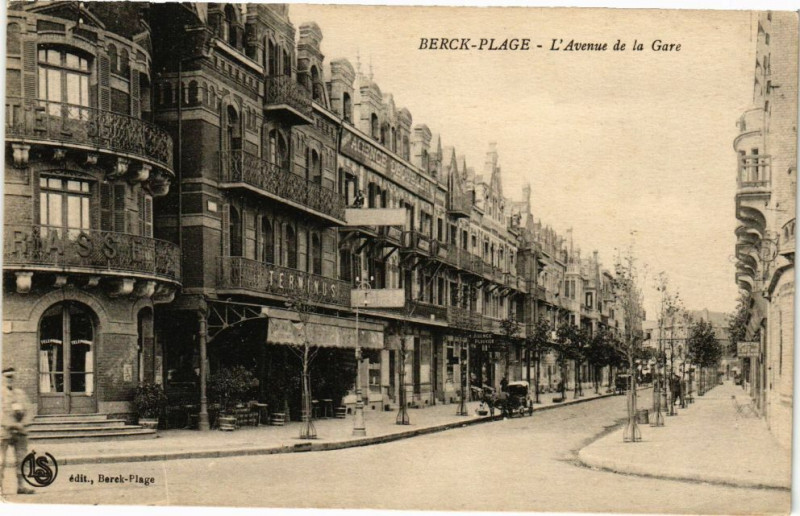 Carte postale ancienne Berck-Plage - L'avenue de la gare à Berck