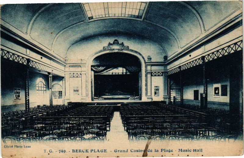Carte postale ancienne Berck-Plage - Grand casinode la plage à Berck