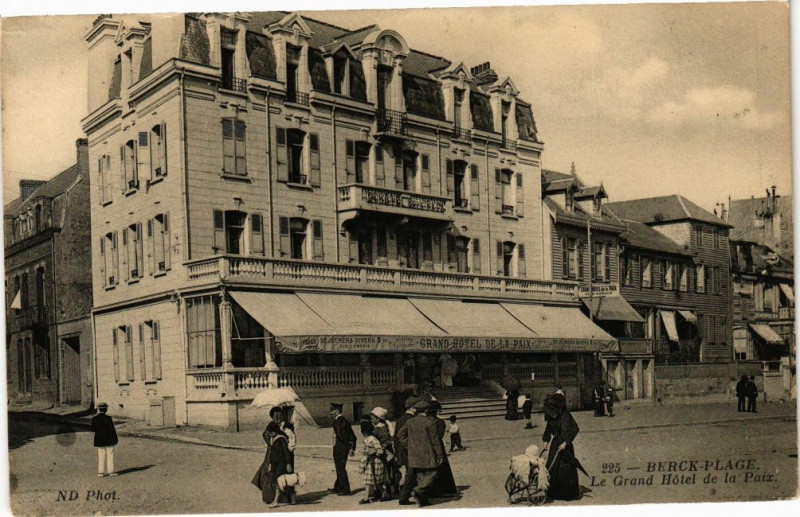 Carte postale ancienne Berck-Plage - Le grand hotel de la paix à Berck