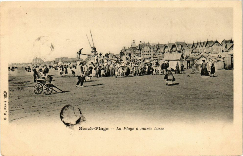 Carte postale ancienne Berck-Plage - La plage a maree basse à Berck