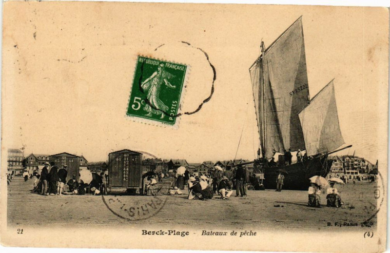 Carte postale ancienne Berck-Plage - Bateaux de peche à Berck