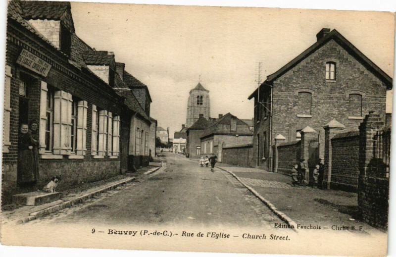Carte postale ancienne Beuvry - Rue de l'Eglise à Beuvry