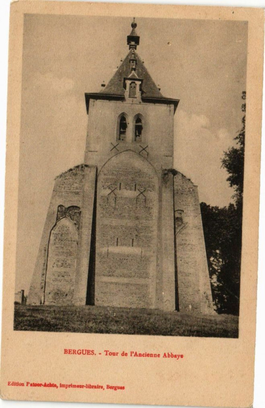 Carte postale ancienne Bergues - Tour de l'ancienne abbaye