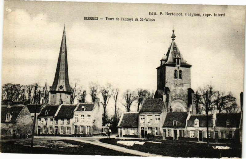 Carte postale ancienne Bergues - Tour de l'abbaye deSaint-- - winoc