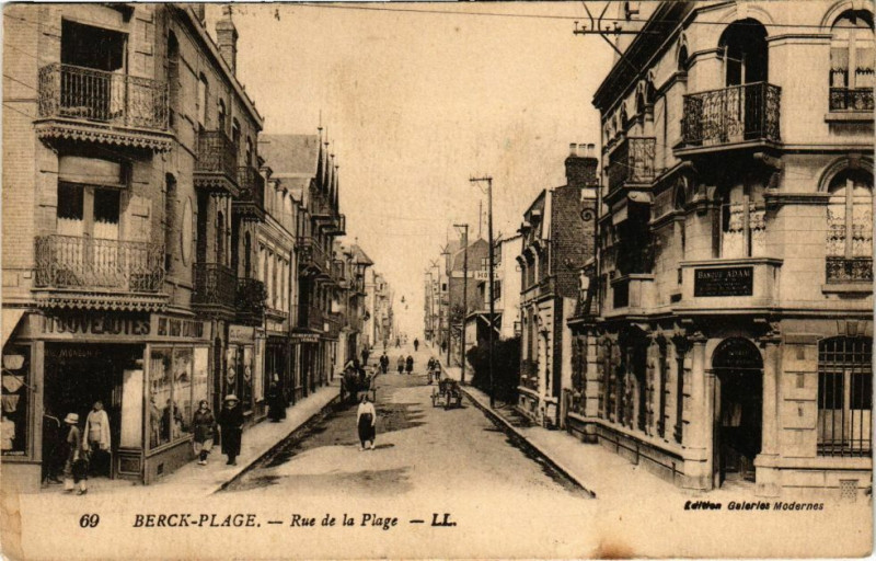 Carte postale ancienne Berck-Plage - Rue de la plage à Berck