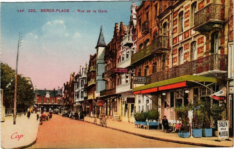 Carte postale ancienne Berck-Plage - Rue de la gare à Berck
