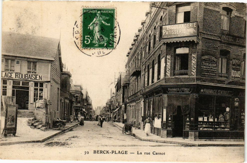Carte postale ancienne Berck-Plage - La rue carnot à Berck