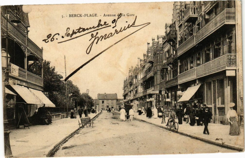 Carte postale ancienne Berck-Plage - Avenue de la gare à Berck