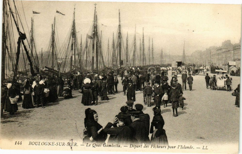 Carte postale ancienne Boulogne-sur-Mer - Le Quai Gambetta à Boulogne-sur-Mer