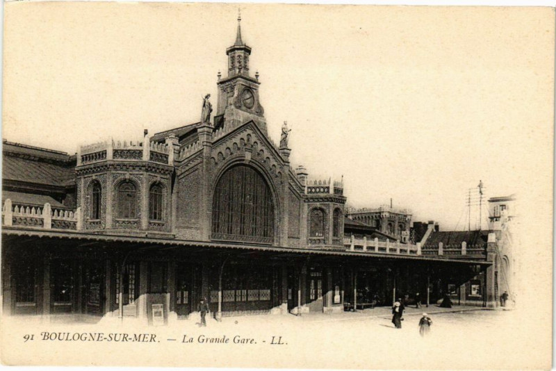 Carte postale ancienne Boulogne-sur-Mer - La Grande Gare à Boulogne-sur-Mer