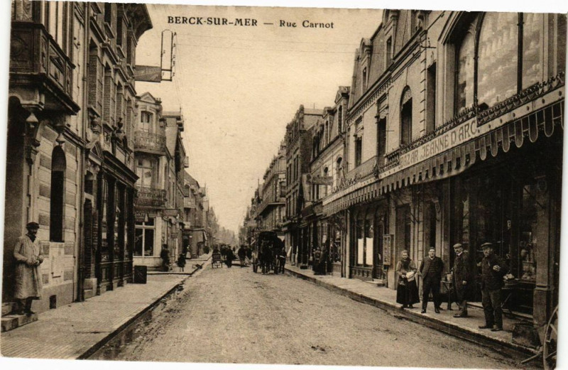 Carte postale ancienne Berck-sur-Mer - Rue Carnot à Berck