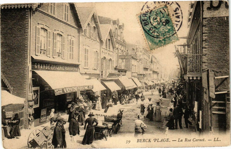 Carte postale ancienne Berck-Plage - La Rue Carnot à Berck