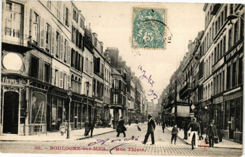 Carte postale ancienne Boulogne-sur-Mer - Rue Thiers à Boulogne-sur-Mer
