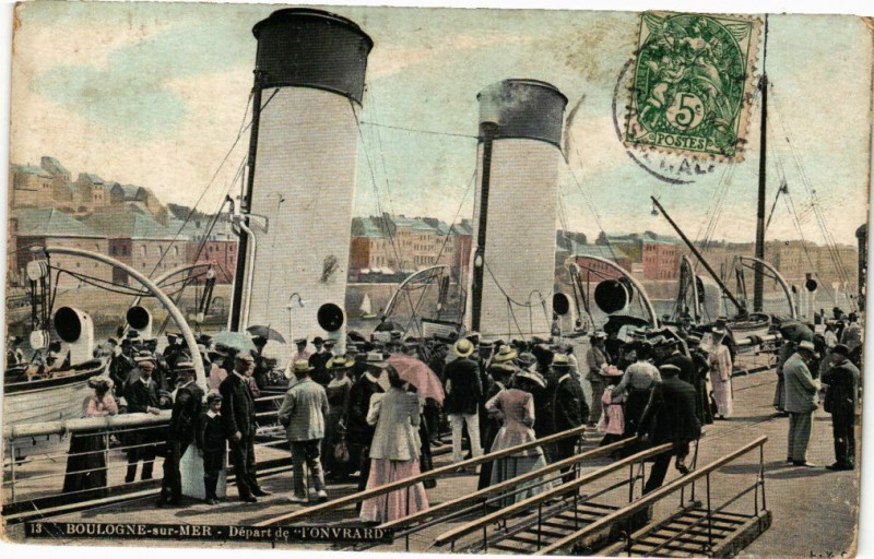 Carte postale ancienne Boulogne-sur-Mer - Départ de L'Onvard à Boulogne-sur-Mer