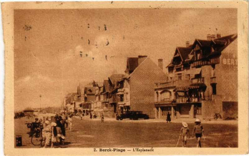 Carte postale ancienne Berck-Plage - l'esplanade à Berck