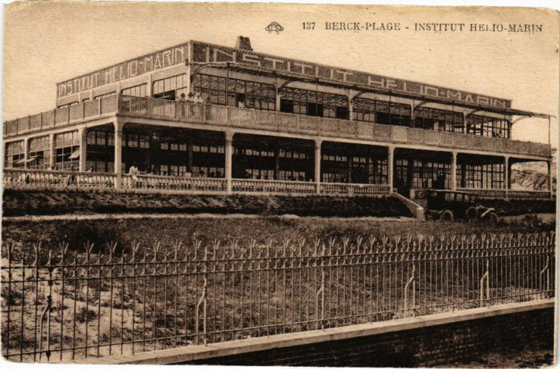 Carte postale ancienne Berck-Plage - Institut helio marin à Berck