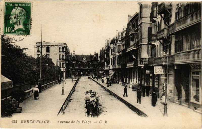 Carte postale ancienne Berck-Plage - Avenue de la plage à Berck
