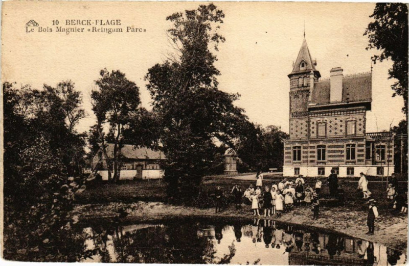 Carte postale ancienne Berck-Plage - Le bois magnier à Berck