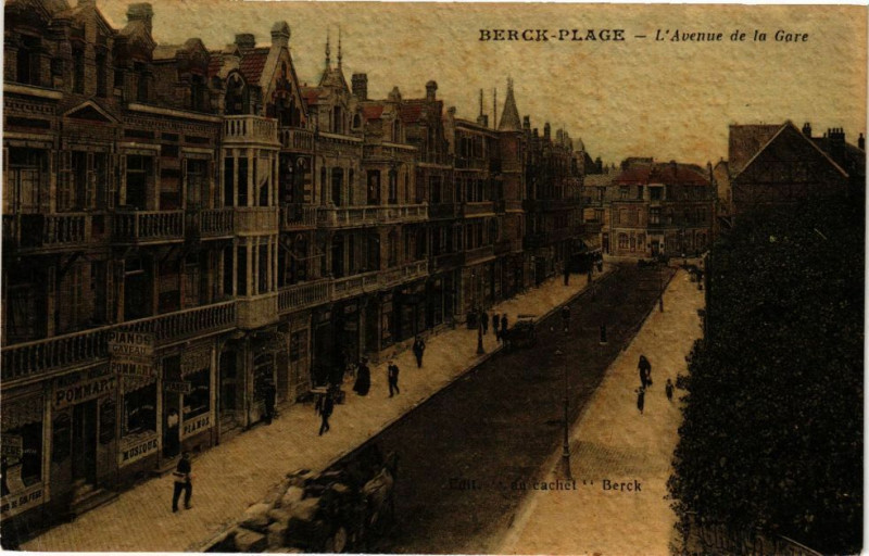 Carte postale ancienne Berck-Plage - L'avenue de le gare à Berck