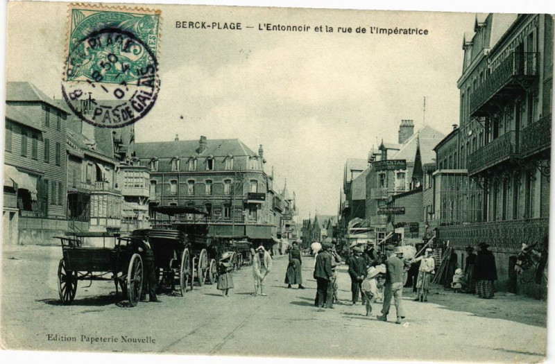 Carte postale ancienne Berck-Plage - L'Entonnoir et la rue de l'impératrice à Berck