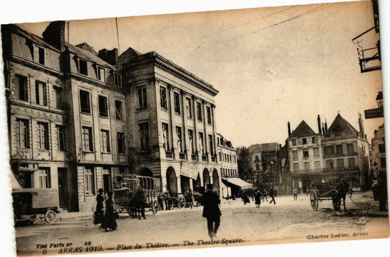 Carte postale ancienne Arras 1919 - Place de theatre à Arras