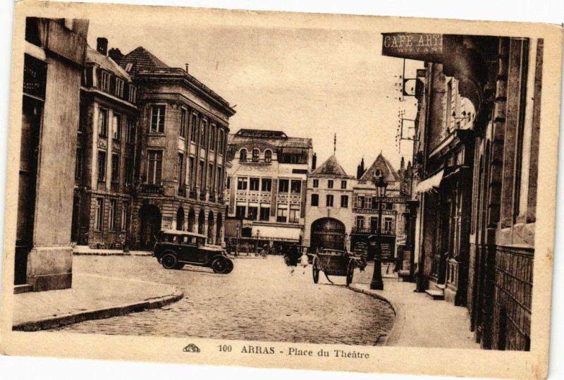 Carte postale ancienne Arras - Place du theatre à Arras