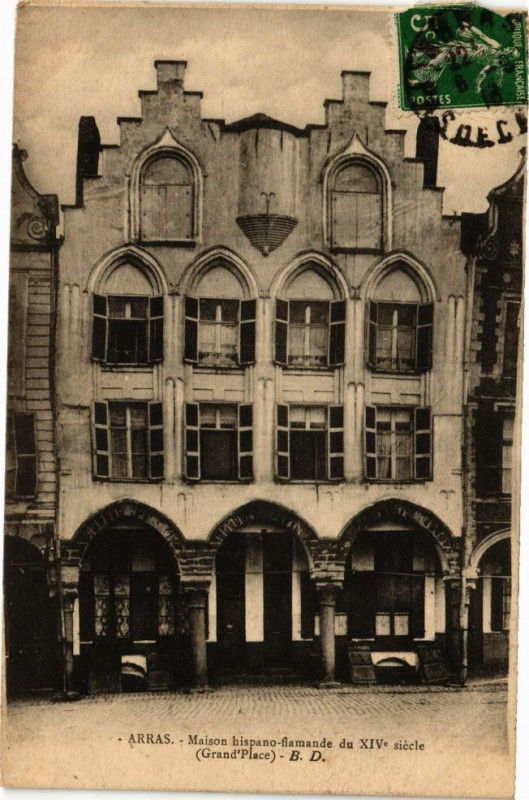 Carte postale ancienne Arras - Maison hispano flamande à Arras