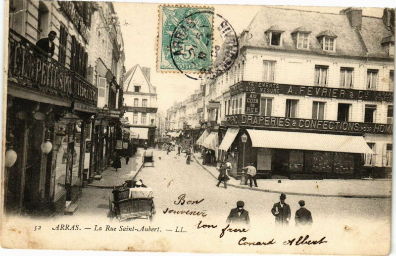 Carte postale ancienne Arras - La Rue Saint-aubert à Arras